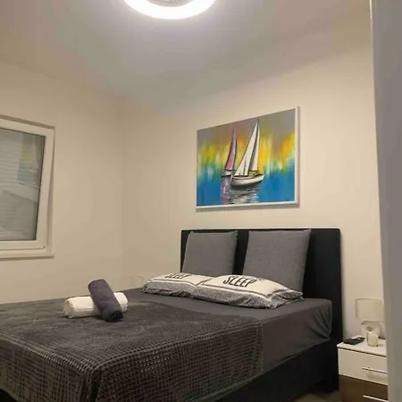 Seaesta Holiday-Luxury Seaview Apartment *