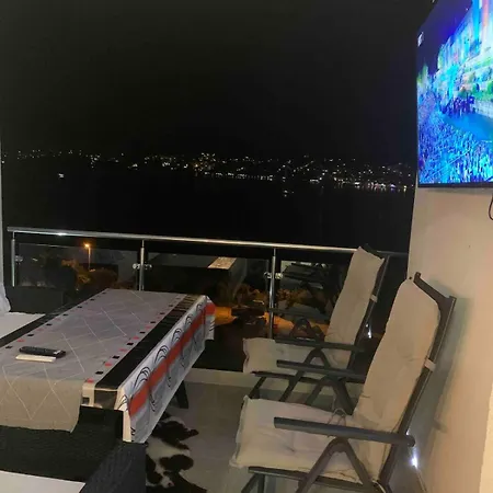 Seaesta Holiday-Luxury Seaview Apartment *