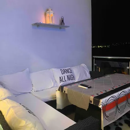 Apartment Seaesta Holiday-Luxury Seaview